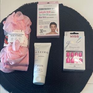 BEAUTY BUNDLE: KISS Ready to wear gel nails/Pink, acne dots, body wash/loofah
